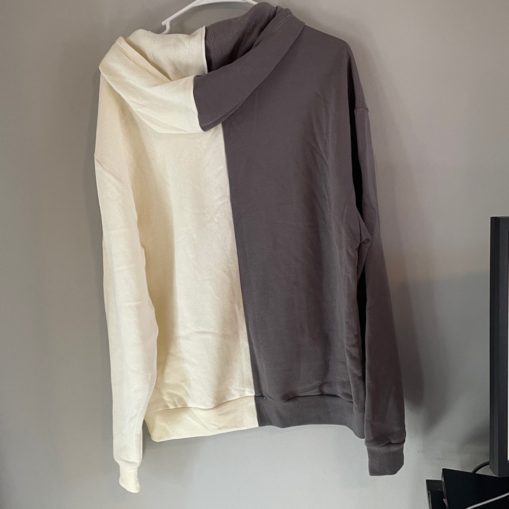 NWT Kiss Split Graphic Hoodie - Gray and Cream - Picture 6 of 6